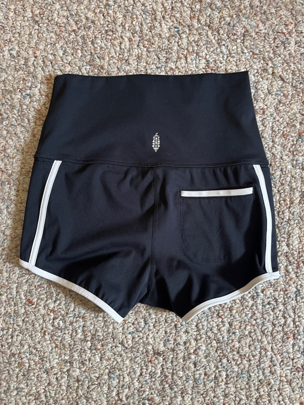 Free People Movement NWOT Island Time Black Athletic High Waist Shorts Size M - Picture 10 of 16